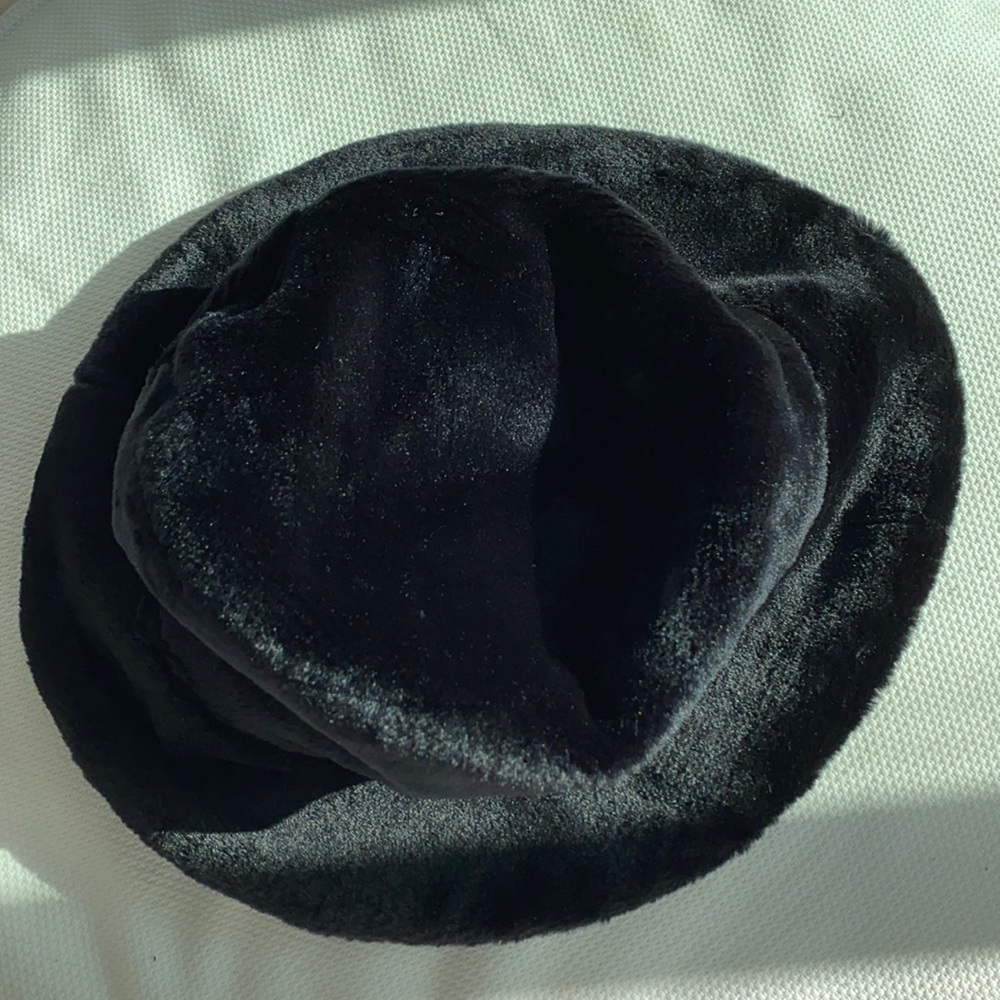 Gap fuzzy hat